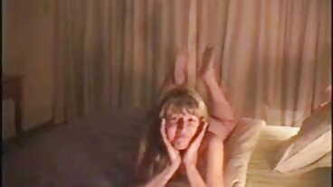 Handjob sex με την όμορφη Elena Koshka από την πορνο ταινιεσ δωρεαν Naughty America